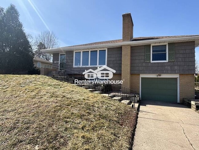 Building Photo - Available now - 4 bed 2 bath home in Richfield!