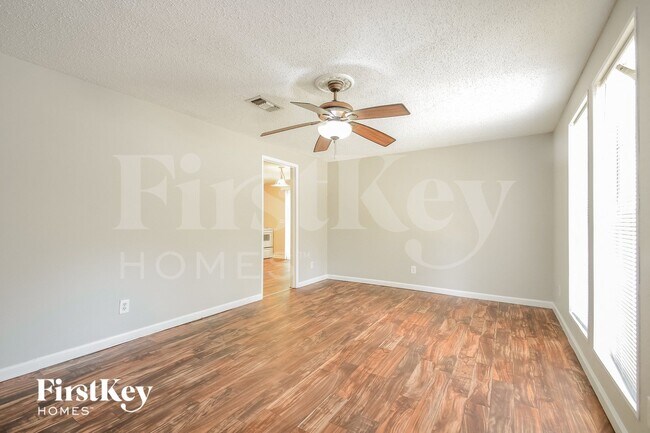 Photo - 2536 Oak Leaf Ln