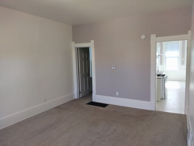 Photo - 743 W Bruce St