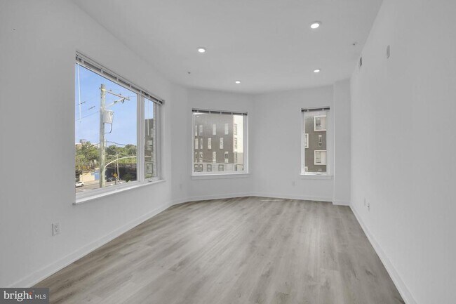 Photo - 2046 E Lehigh Ave Unit 3B