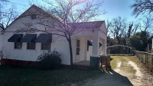 Front View - 2004 Gardner St