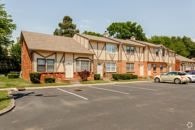 Building Photo - Kings Crest Townhomes