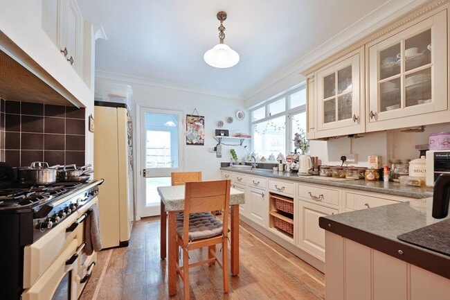 Photo - 6408 Berwickshire Way