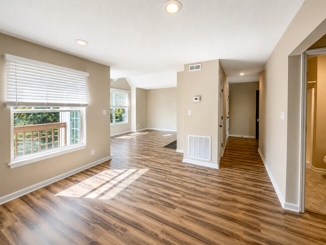 5020 Thoroughbred Ln Unit G