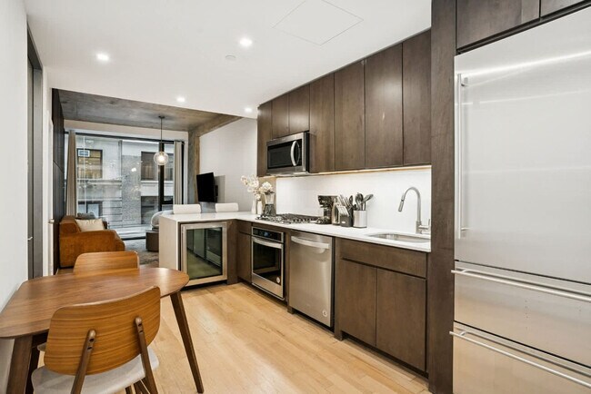 Photo - 132 W 26th St Unidad ID1335205P