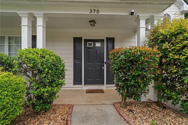 Photo - 370 Manor Glen Dr