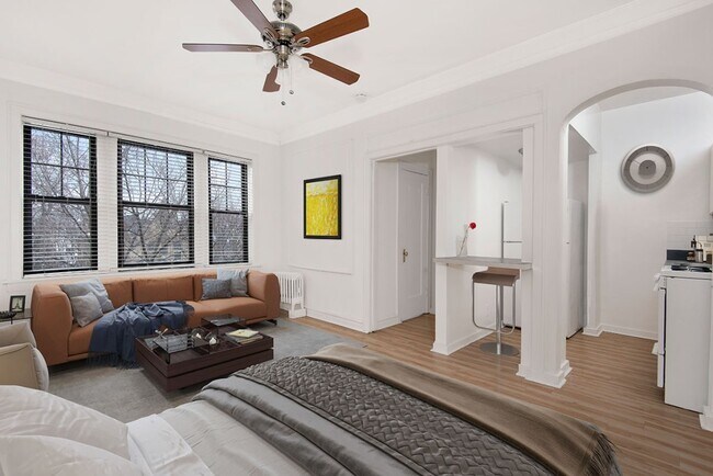 Área de estar STUD - 1049 West Oakdale Apartments