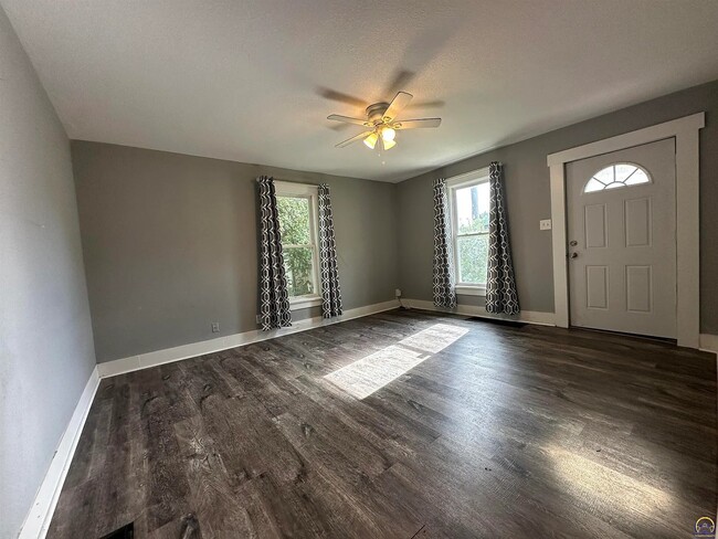 Photo - 3839 SW Sena Dr