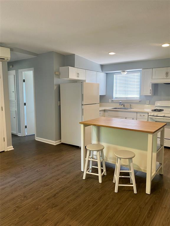 Photo - 400 Swanee Dr