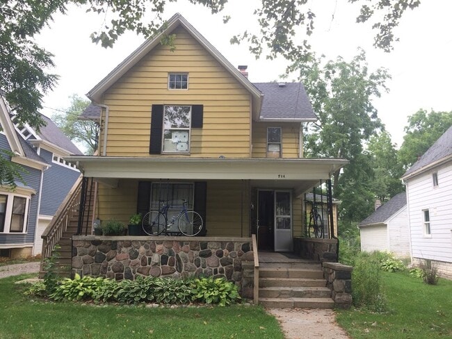 Photo - 714 W Liberty St Unit #4