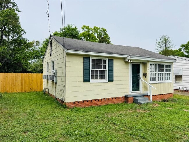 Photo - 2023 Windsor Ave