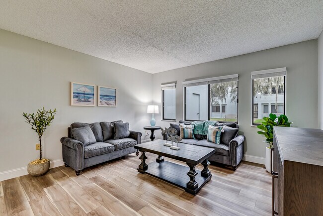 Building Photo - Woodmark at Daytona Beach Rental