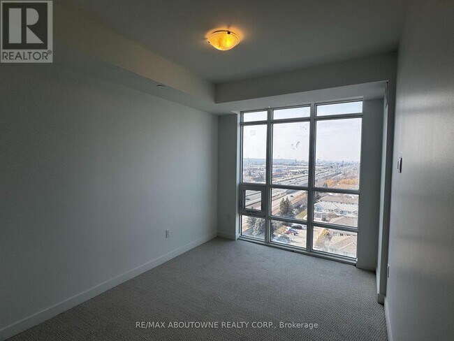 Photo - 461 Green Rd Unit 1101