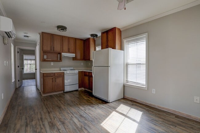 Photo - 1 Bedroom/ 1 Bathroom available now!