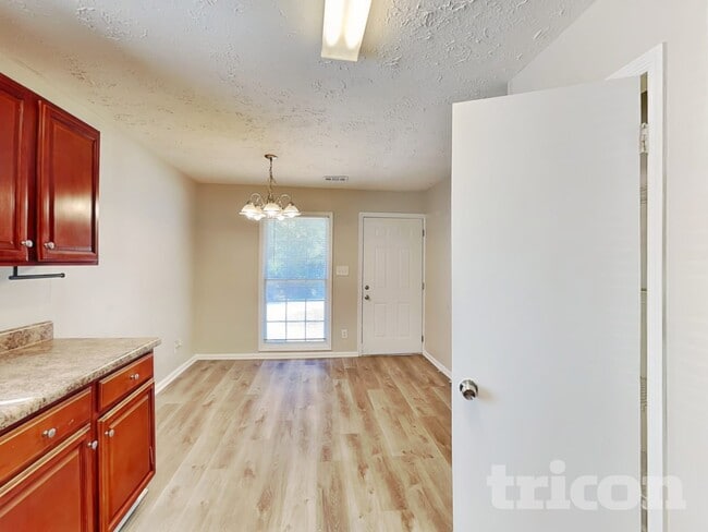 Photo - 5750 Westside Rd