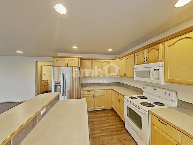 Photo - 202 Junction Blvd