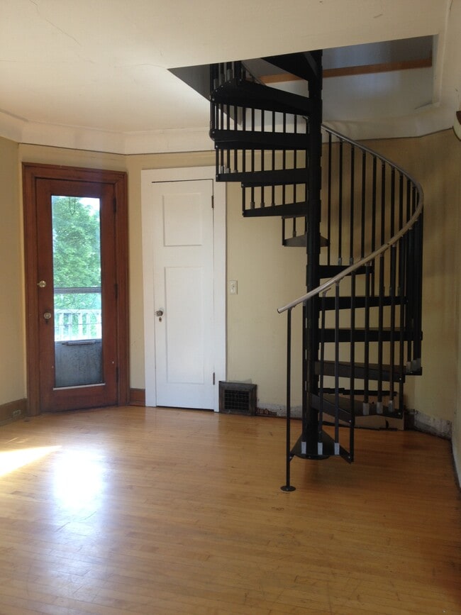 Photo - 3220 N Oakland Ave Unit UPPER