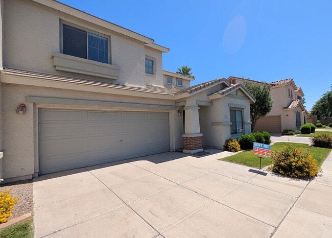 Photo - 4 Bedroom Home in Lantana Village Near E Ocotillo Rd. and S McQueen Rd!