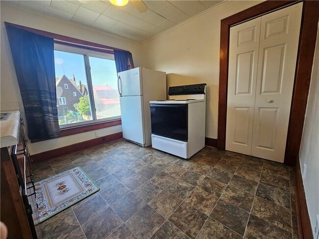 Photo - 1127 Highland St