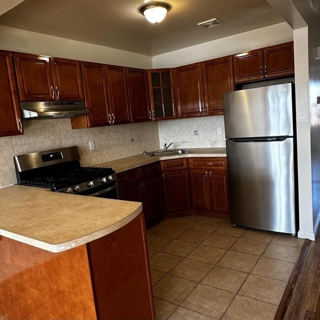 227 beach 28th st 3fl