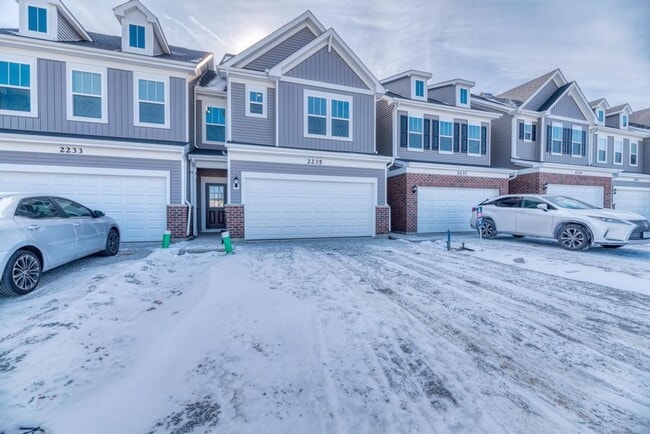 2235 Horseshoe Cir