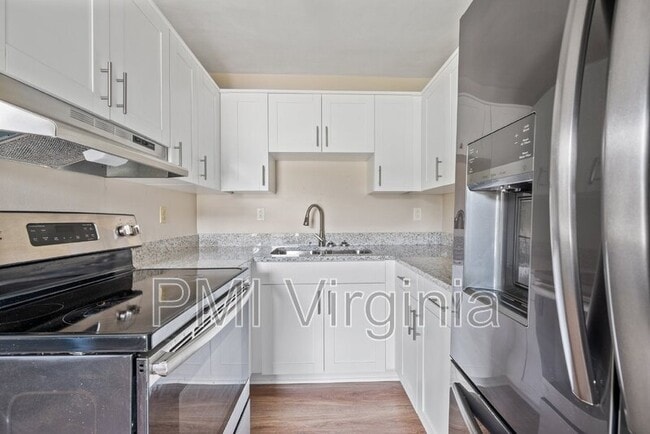 Building Photo - 4225 Schooner Trail Unit #A Rental