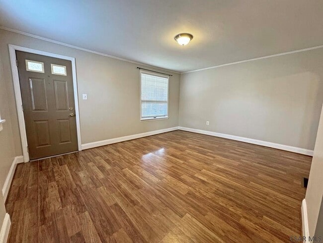 Photo - 610 Graham Ave