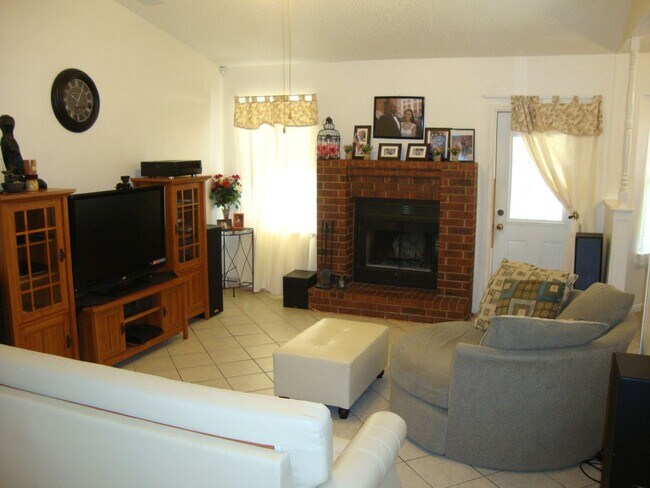 Photo - 412 Baumann Dr