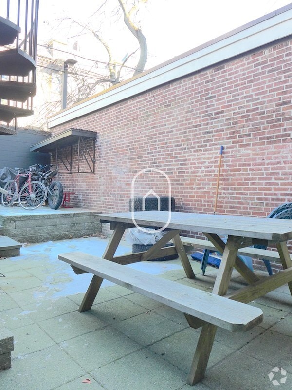 Building Photo - 619 Massachusetts Ave Unit 1B Rental