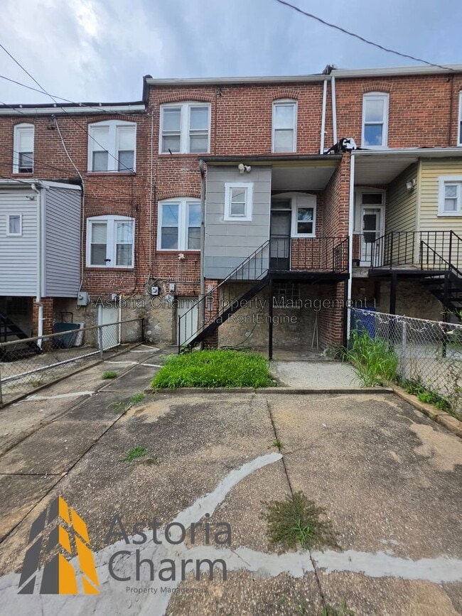 Photo - 3016 Pelham Ave
