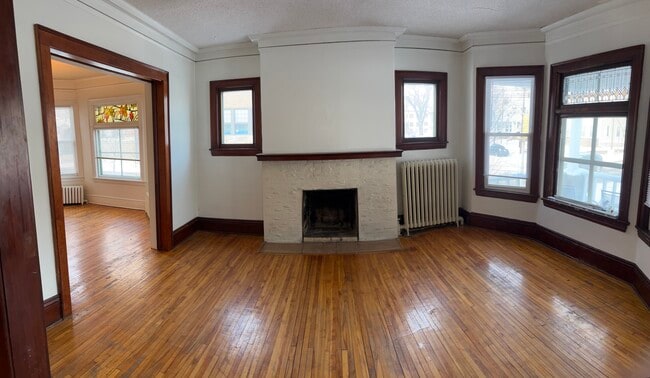 Photo - 2600 Emerson Ave S Unidad #1