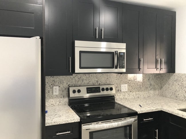 Photo - 634 SE 4th Pl