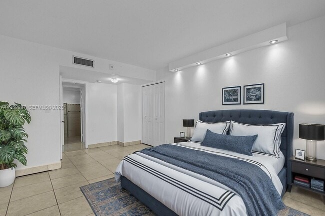 Photo - 1750 NE 191st St Unit 700-1