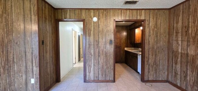 Photo - AVAILABLE! 2 Bedroom, 1 Bathroom Duplex in Longview!