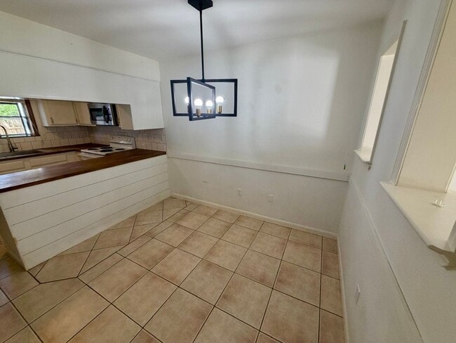 Photo - 299 Anchors Pl