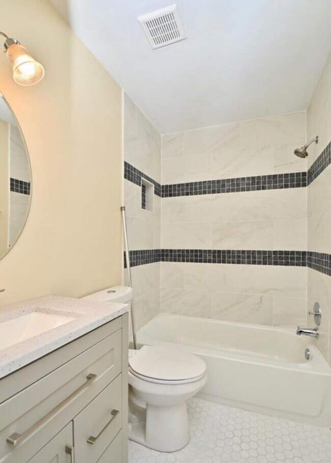 Photo - 16501 Accolawn Rd