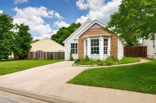 Photo - 614 Poplar Pl