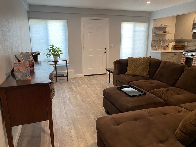 Epic REA – Renovated 1 BR/1 BA In-law - Ut... - Epic REA – Renovated 1 BR/1 BA In-law - Ut... House