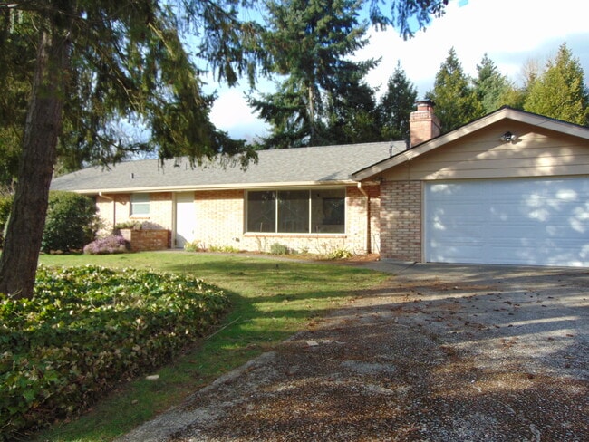 Photo - 3 Bedroom/1.75 Bath Bellevue Remodeled Ram...