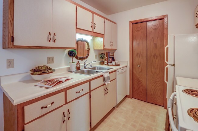 Photo - Tree Lane Park Apartments