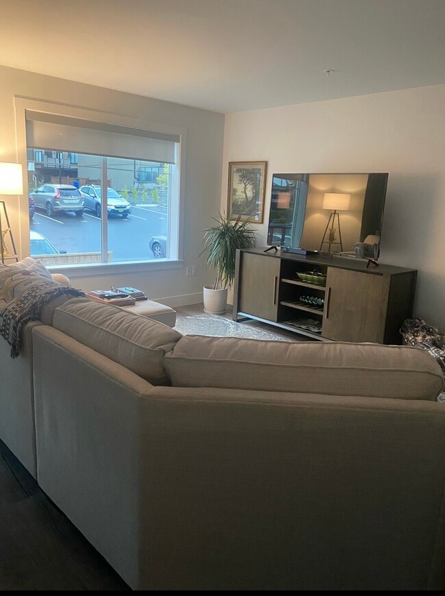 Photo - 210 First Ave W