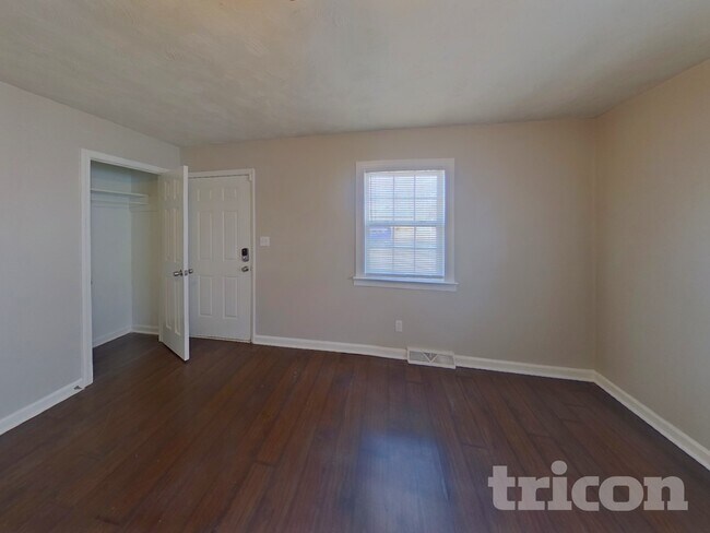 4300 Oak Forest Dr