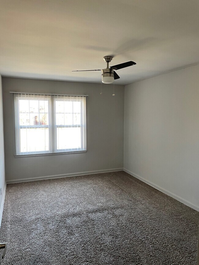 Photo - 17670 Manderson Rd