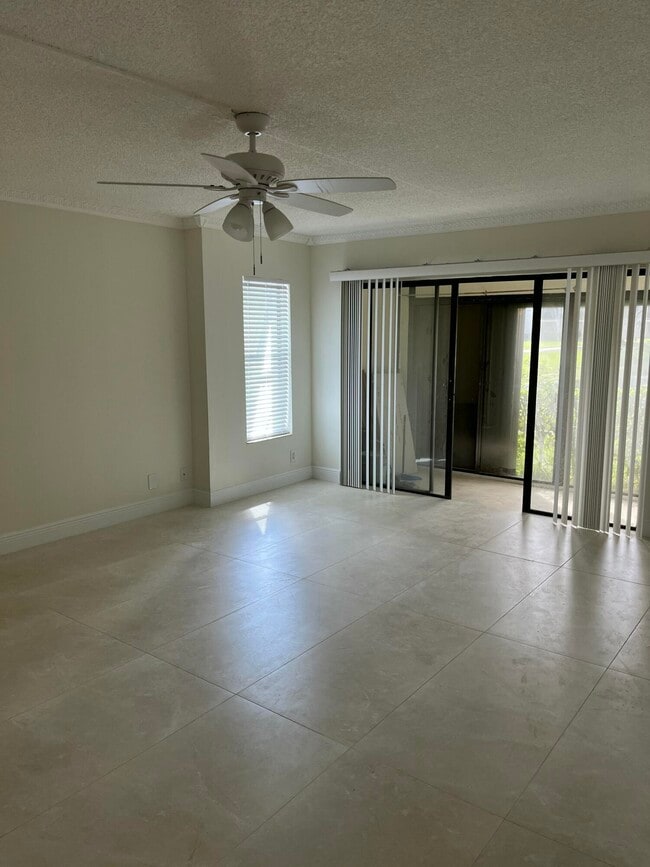 Photo - 1012 Green Pine Blvd Unidad B-1