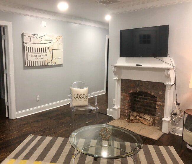 Photo - 1085 Harwell St NW