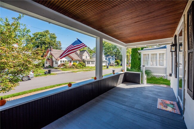 Photo - 116 W Spruce St