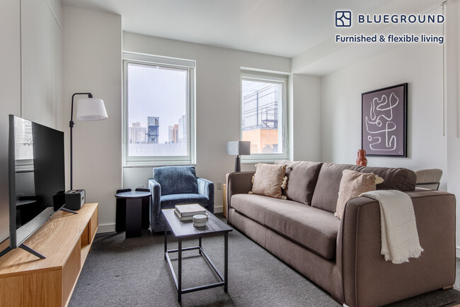 Building Photo - 70 W 45th St Rental