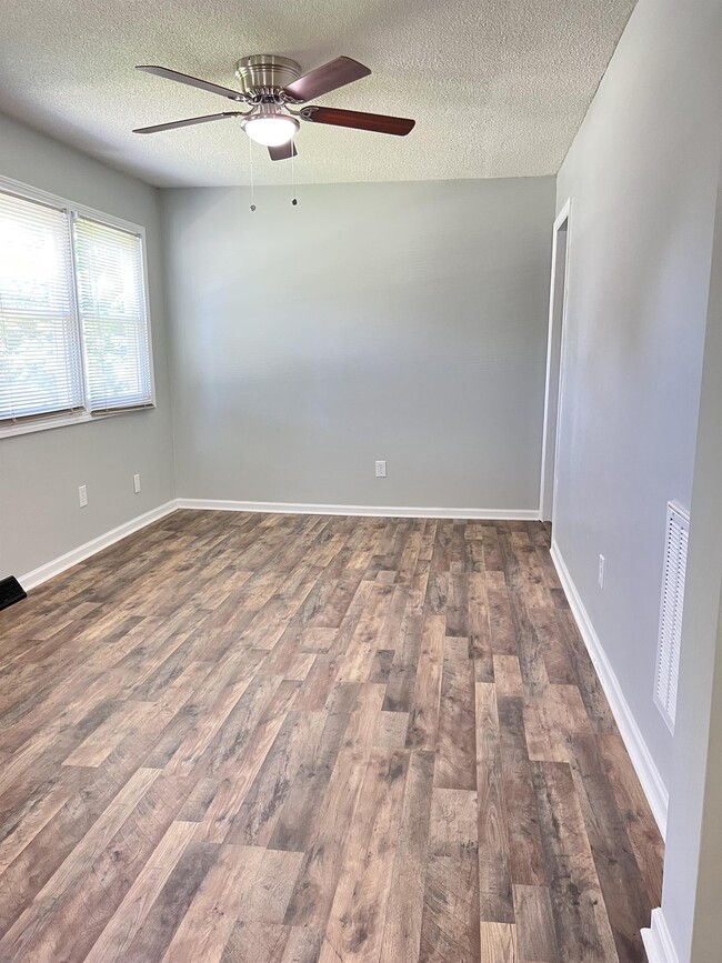 Photo - 2115 Wythe St