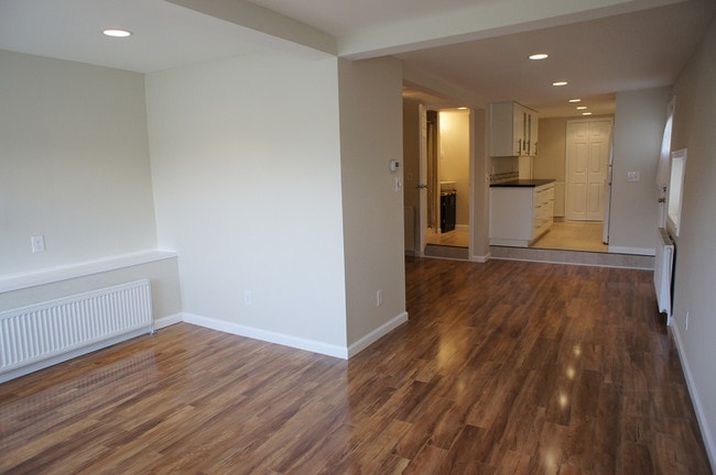 Photo - 163 Hudson Ave Unidad B