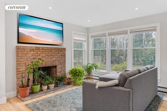 Photo - 26 Whalers Dr